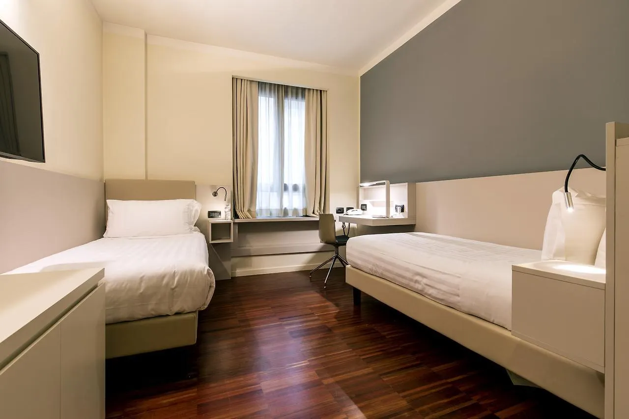 43 Station Hotel Milánó
