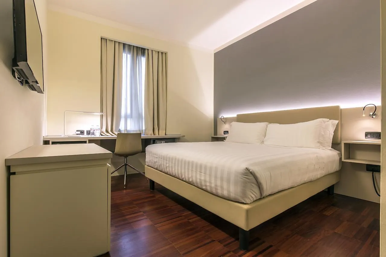 ***  43 Station Hotel Milánó Olaszország
