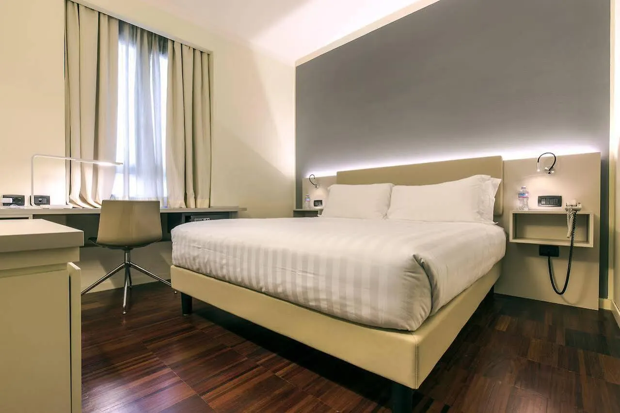43 Station Hotel Milánó